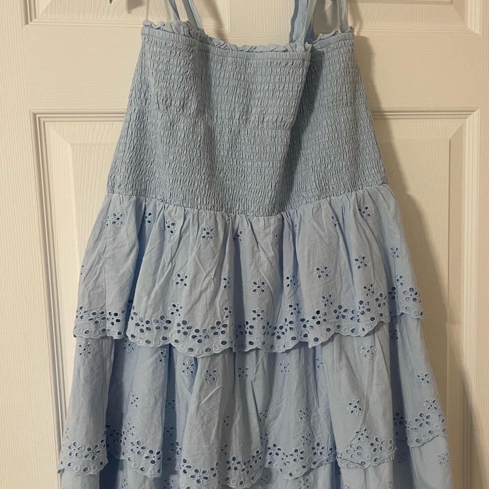 American Eagle blue dress with teared skirt and flower design. Size XL - Picture 2 of 2